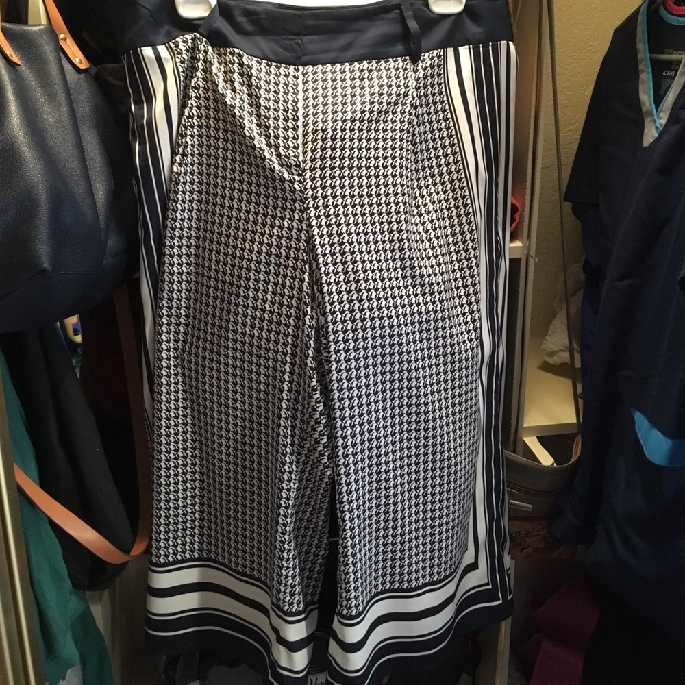 Ann Taylor NWOT Cropped Wide-Leg Pants
