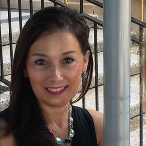 Meet your Posher, Claire