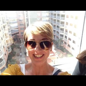 Meet your Posher, Stephanie