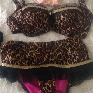 Betsy Johnson leopard print skirted bikini