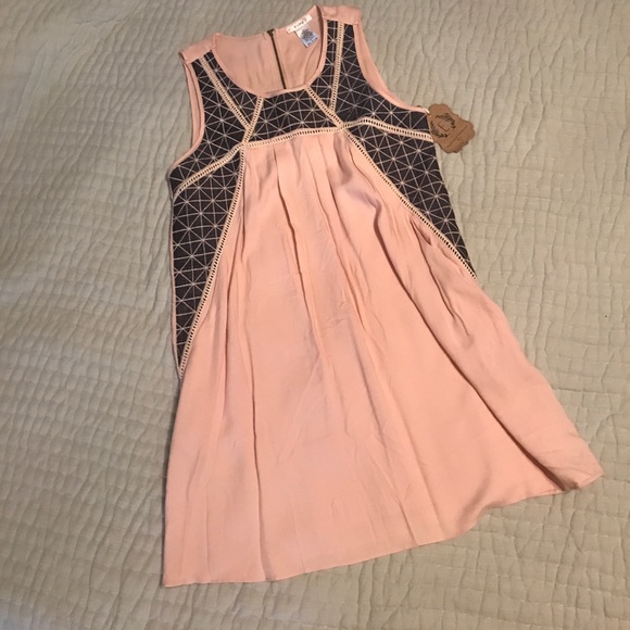 Blush boutique dress - Picture 1 of 2