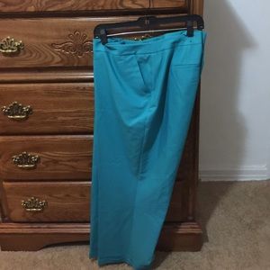 BOGO Turquoise lined capris matches multi colortop