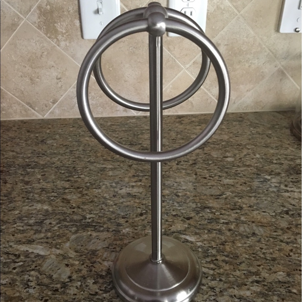 Hand towel holder