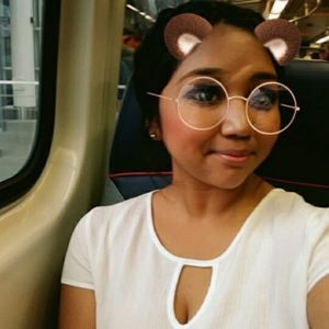 Meet your Posher, Corina