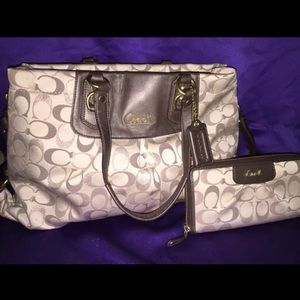 Coach bag W/ matching Wallet