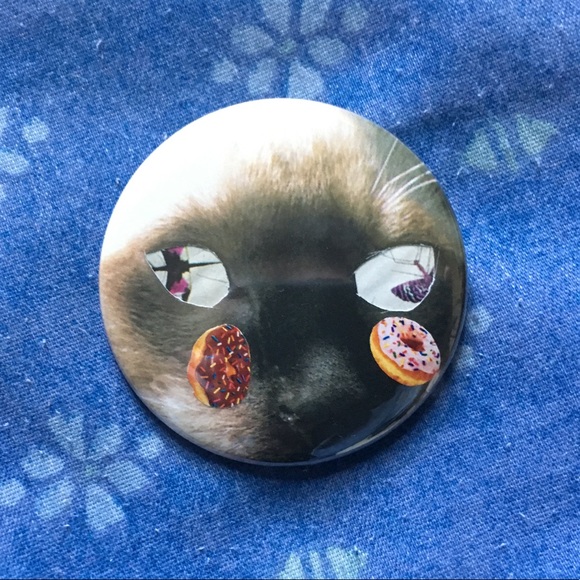 Handmade Feline-themed Buttons (3 Set) - Picture 8 of 8