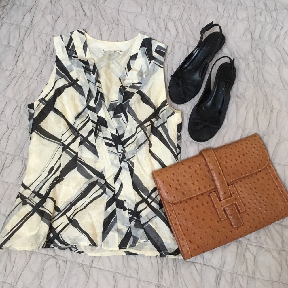 ⭐️Donating 5/1⭐️ Nanette Lepore Abstract Silk Top