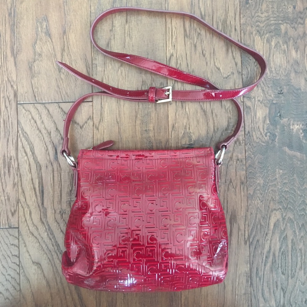 LIZ CLAIBORNE Red Patent Cross Body Purse