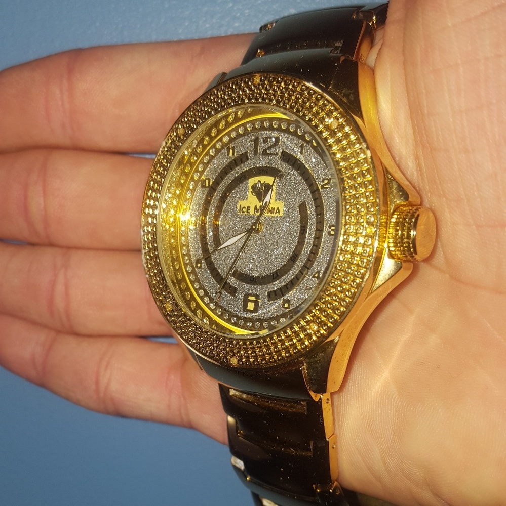 Gold Diamond Watch - Picture 4 of 5