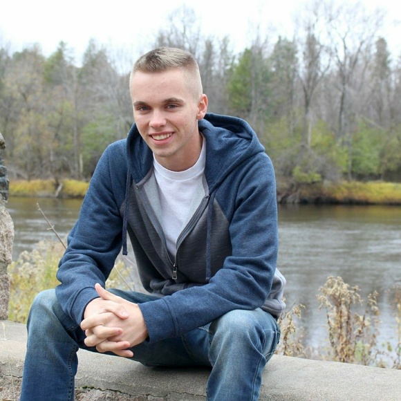 Meet your Posher, Kyle - Picture 1 of 1