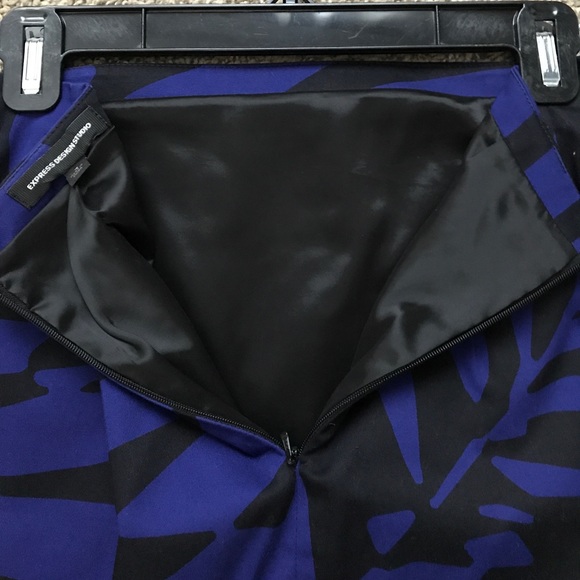 Express Pencil Skirt - Picture 2 of 3