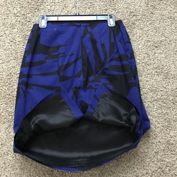 Express Pencil Skirt - Picture 3 of 3