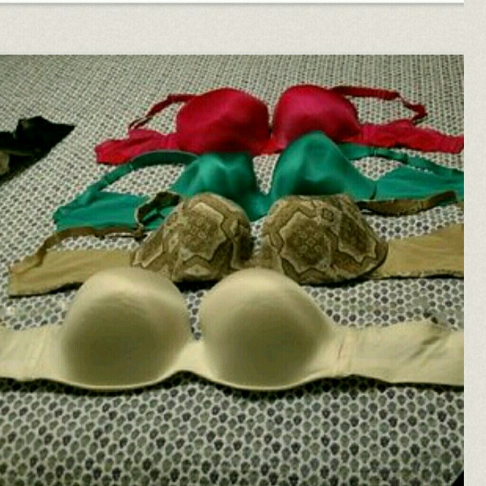 6 bras for $30😊✔👍💥👙