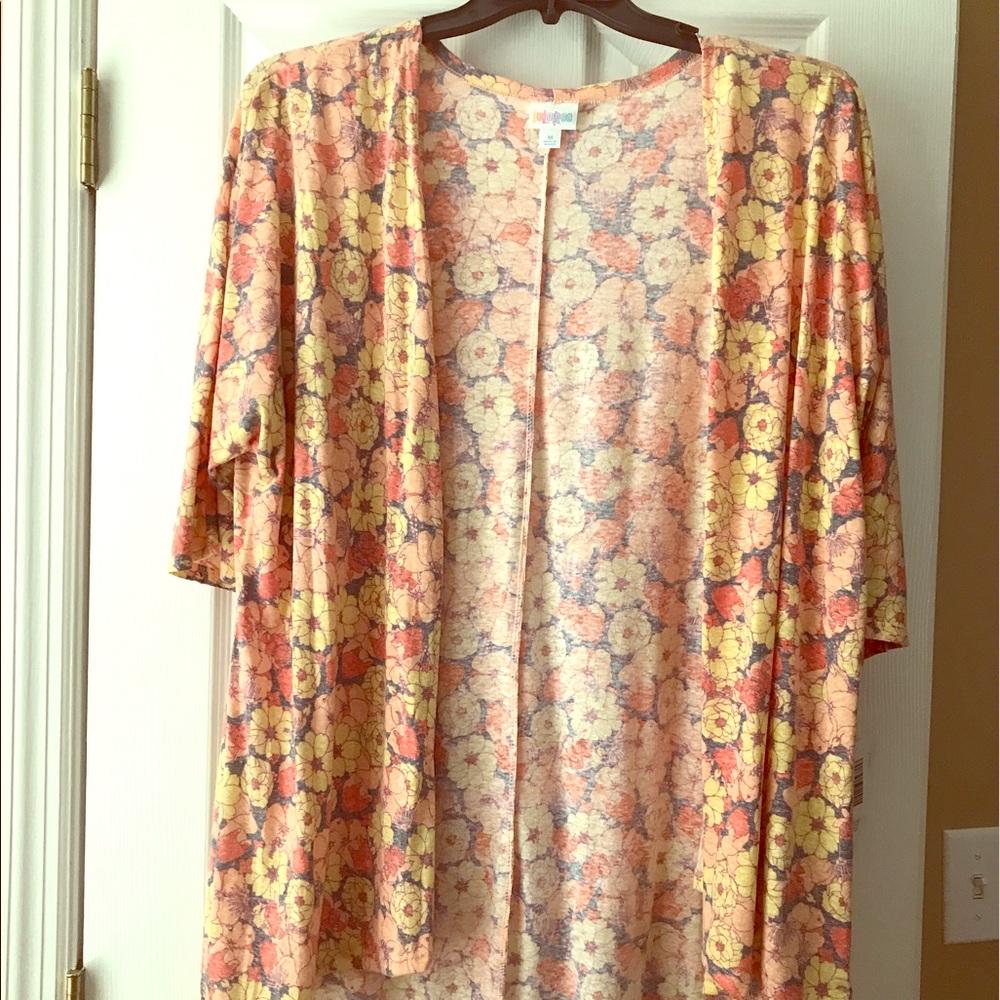 NWT LulaRoe Lindsey Size M