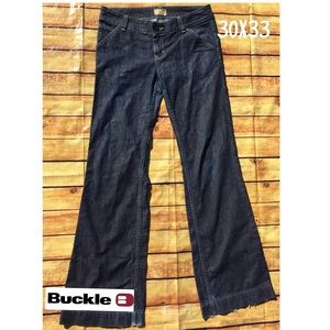 Buckle BKE Avery dark wash jeans 30x33 1/2