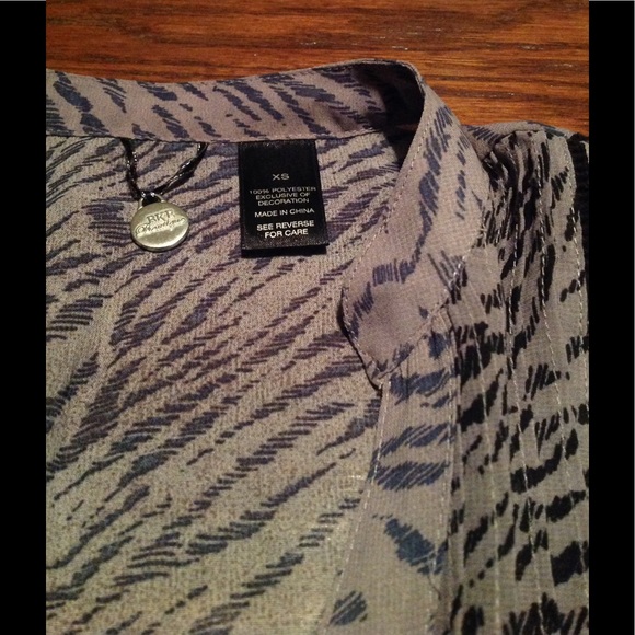 BKE Boutique Sheer Top. Size XS. - Picture 3 of 4