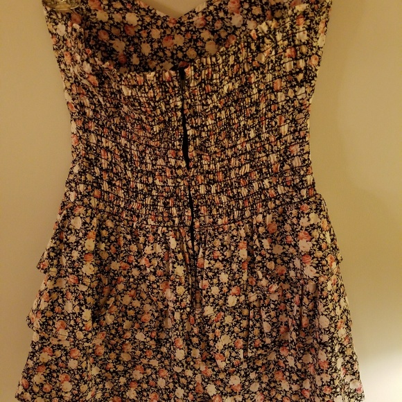 Flowery Strapless Romper. - Picture 3 of 6
