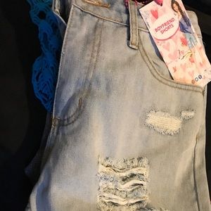 Distressed Bermuda shorts