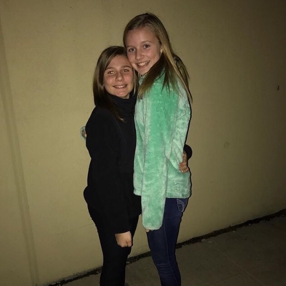 Meet your Posher, Alize - Picture 1 of 1