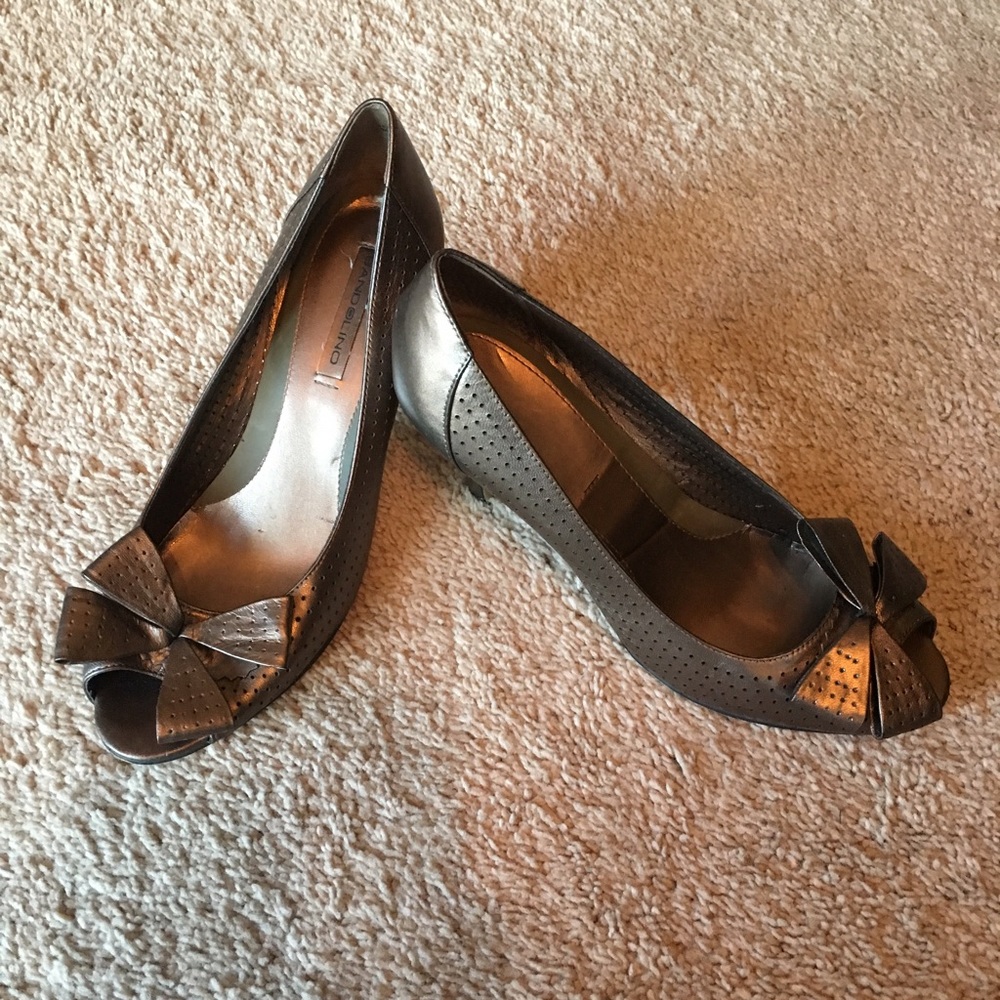 Bandolino Gold Bronze Peeptoes