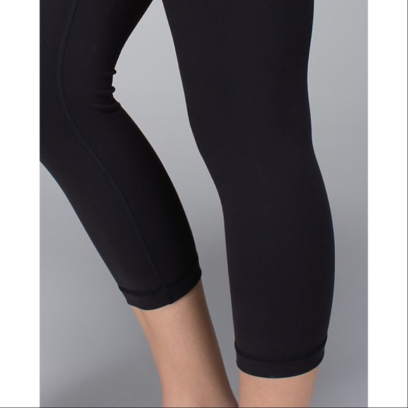 95 off lululemon athletica Pants Lululemon Wunder Under Crop Black Skinny Yoga Pant from ! 🏞