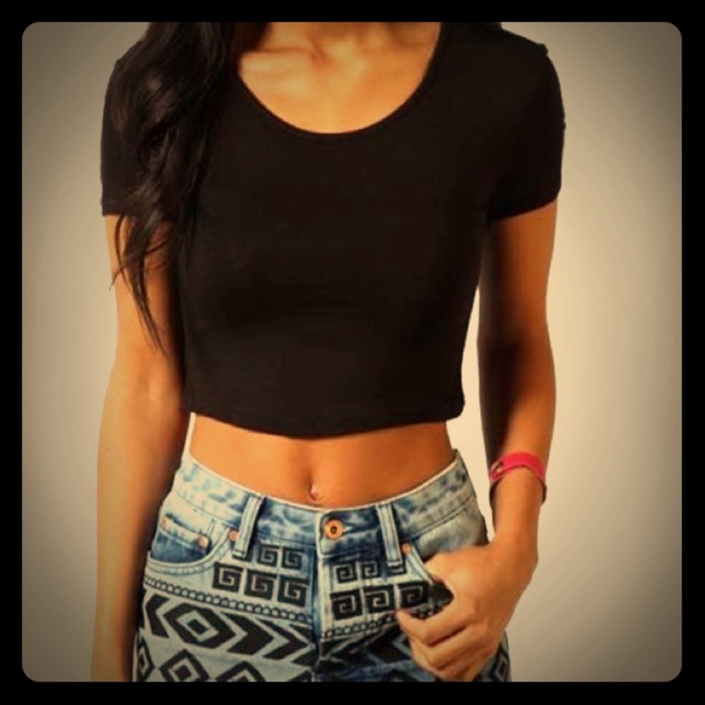 H&M black crop top