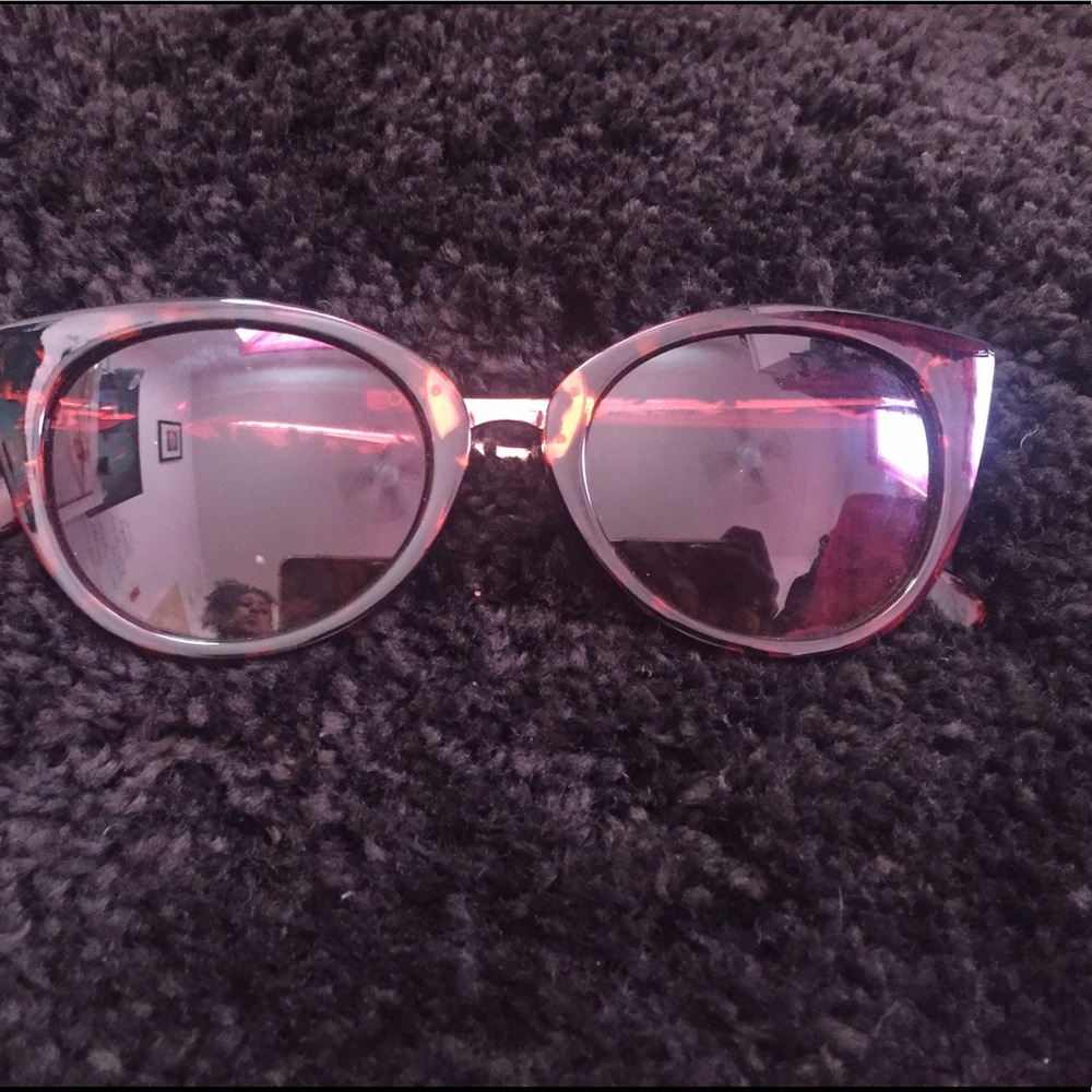 Sunglasses - Picture 2 of 4