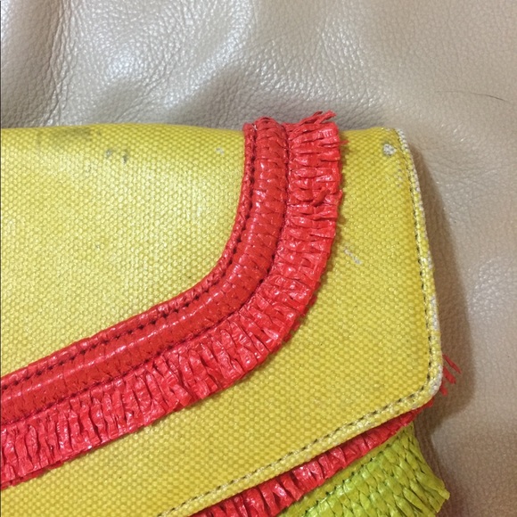 🆕 Henri Bendel Festive Clutch - Picture 4 of 7