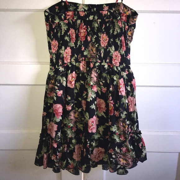 🍂🍁KATIA FLORAL DRESS🍁🍂 - Picture 4 of 8