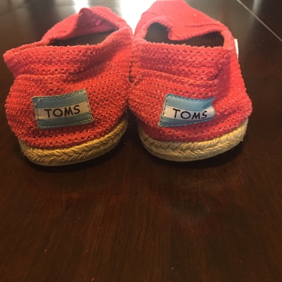 Toms!! - Picture 2 of 3