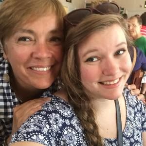 Meet your Posher, Carrie