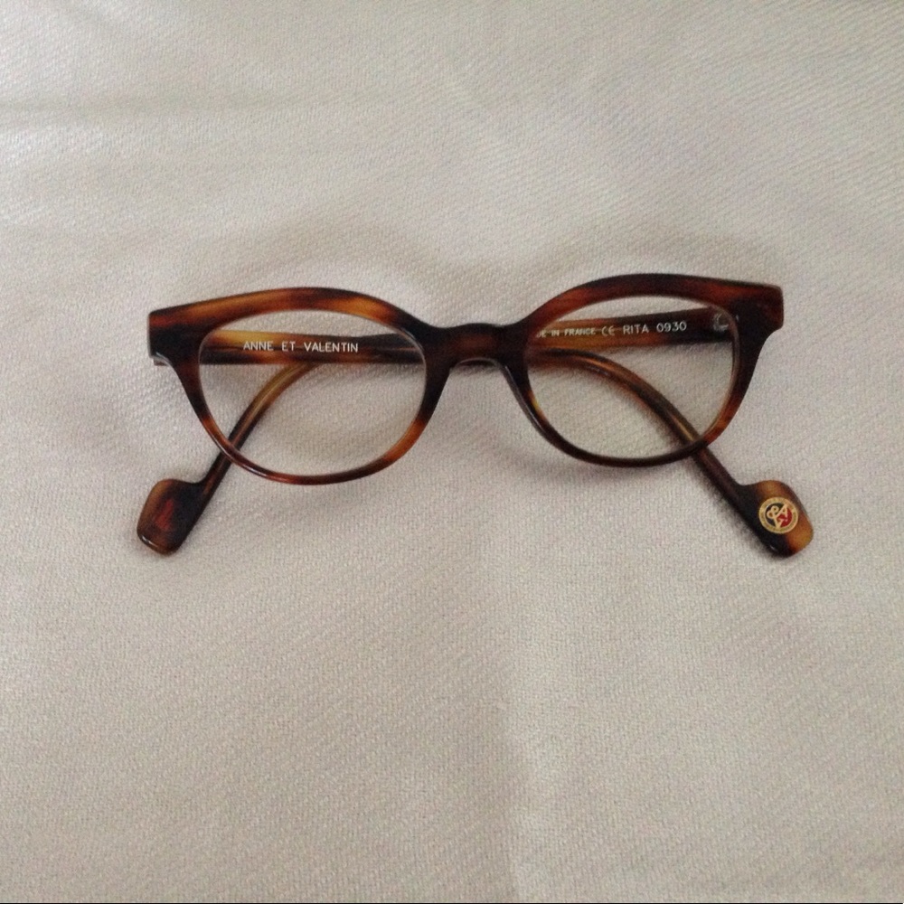 Super cute acetate frames by Anne et Valentin