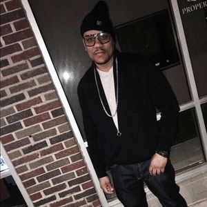 Meet your Posher, Stanley