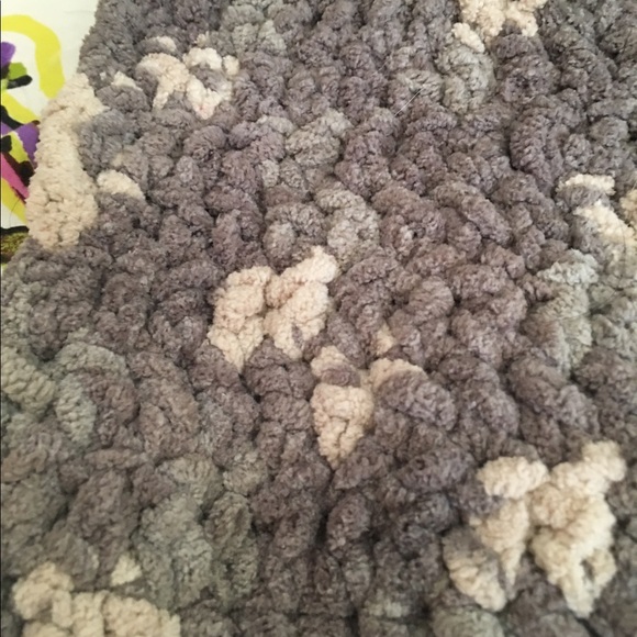 Fuzzy Yarn Scarf - Picture 2 of 4