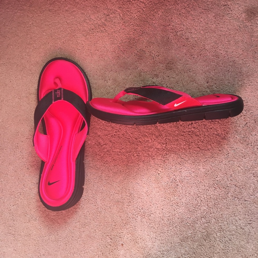 Nike comfort sandals