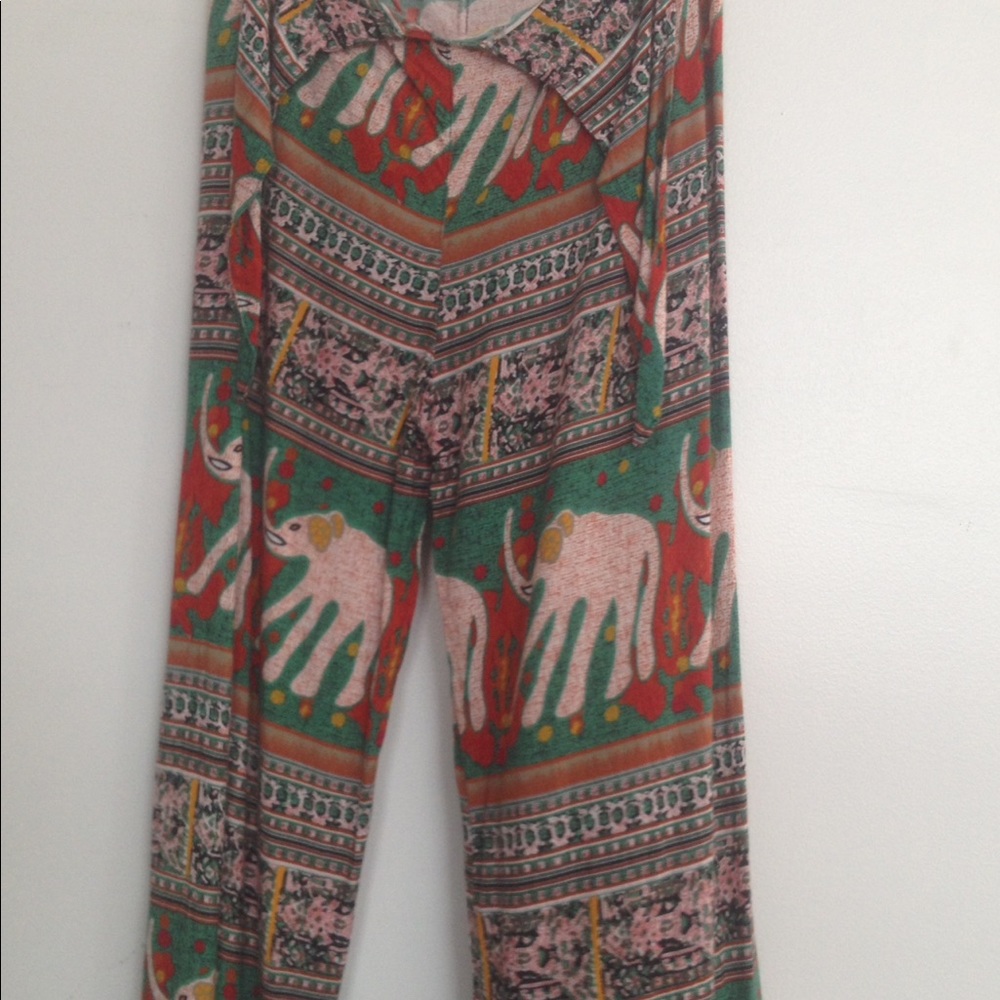 Wide leg pants, elephant print super cute