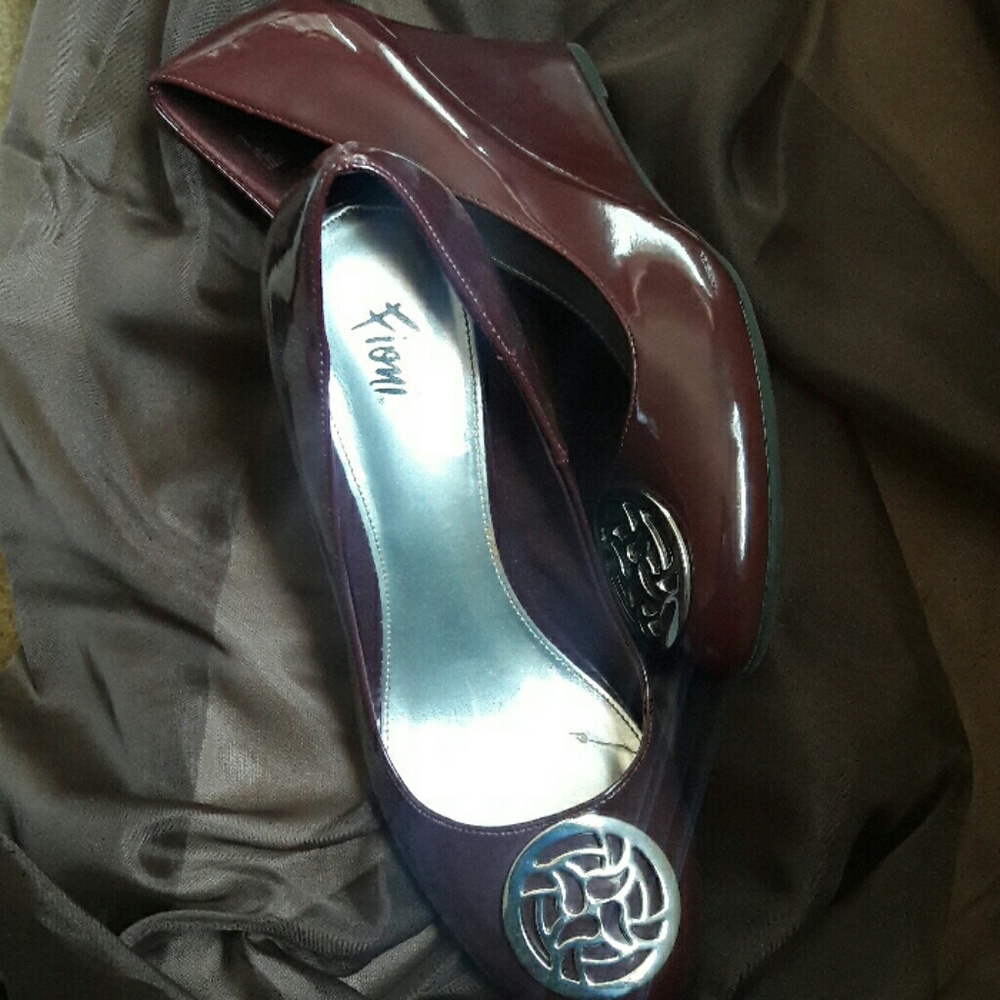 Fioni wedge heels