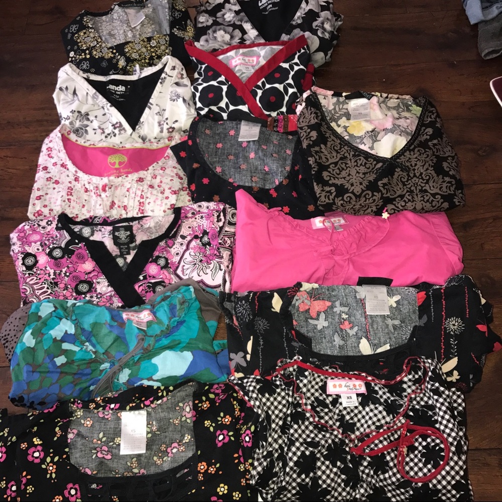 13 top scrub bundle ❗️❗️❗️