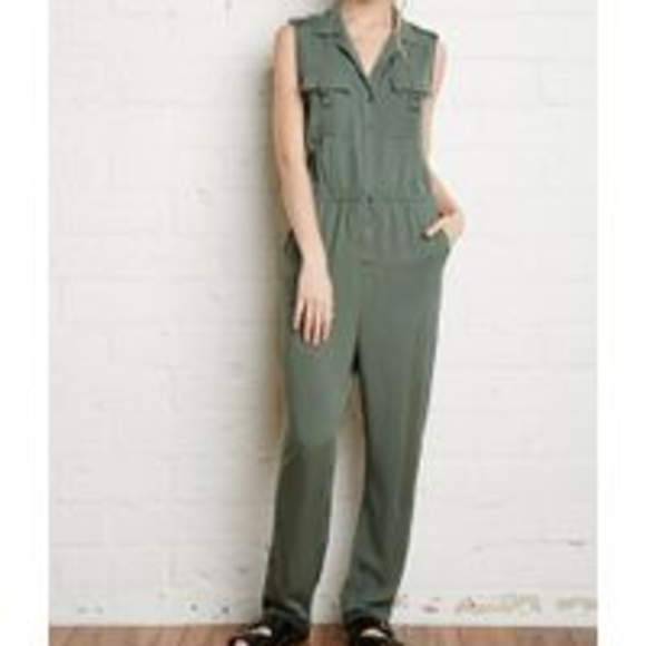 Forever 21 Pants - Forever 21 Classic Jumpsuit