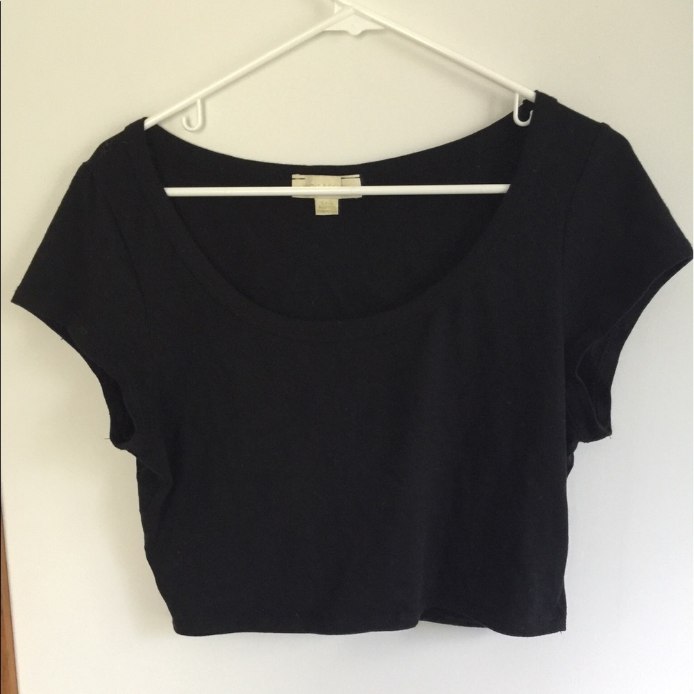 Black crop top
