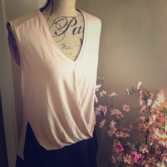 BCBGMaxAzria Tops - NWT BCBG drape top