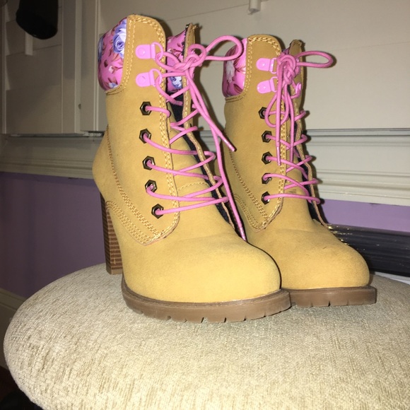 Combat Boots - Picture 3 of 3