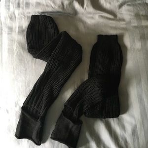 Black lululemon leg warmers.