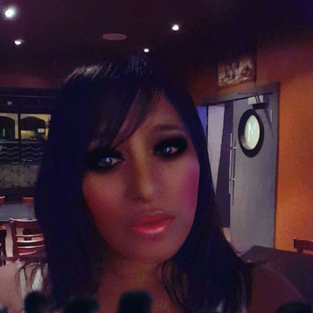 Meet your Posher, Elena