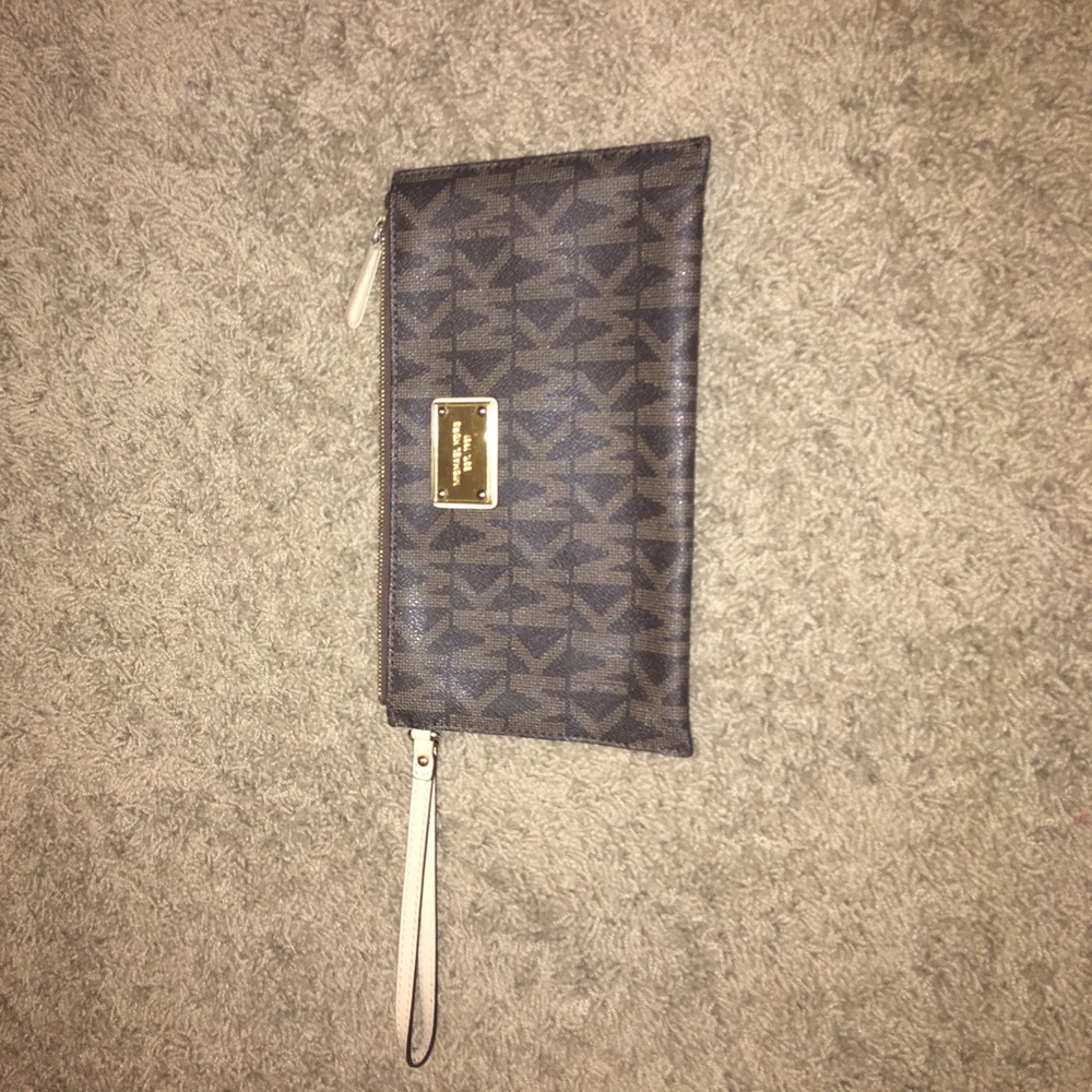 Michael Kors wristlet