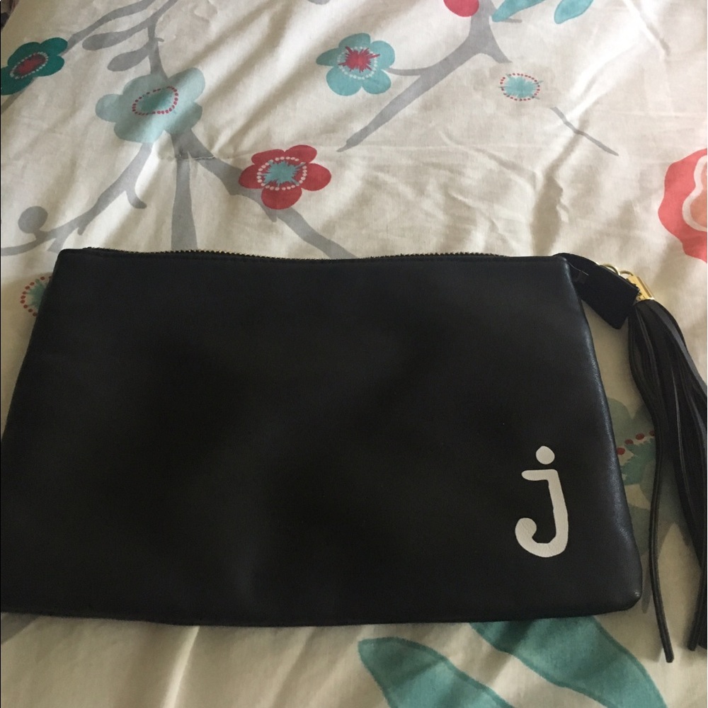 Black clutch