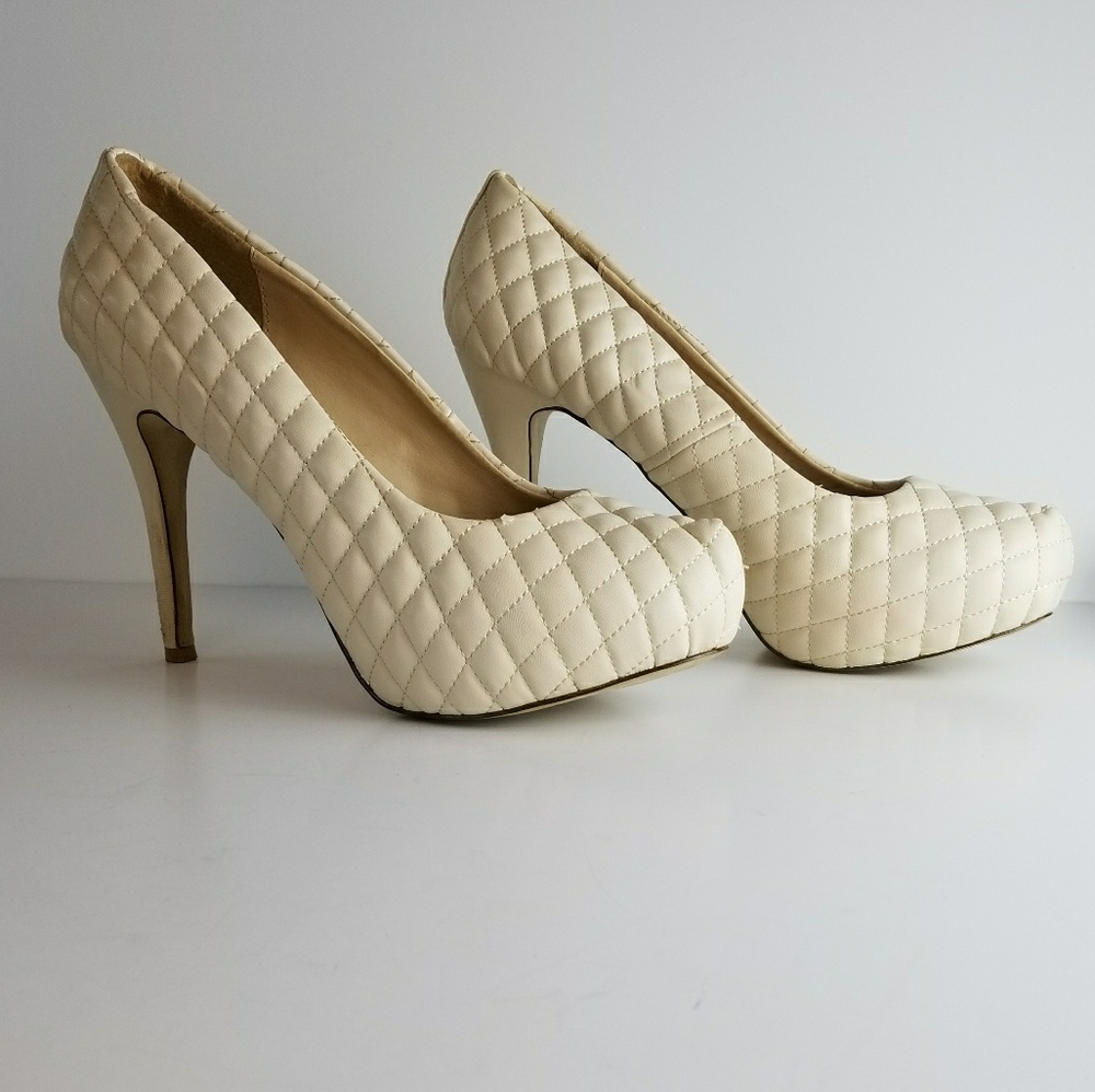 Quilted beige/off white pale heels