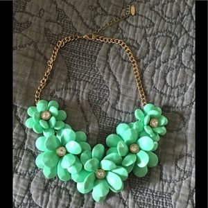 FRANCESCA'S FLOWER STATEMENT NECKLACE