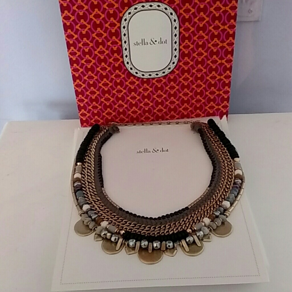 Stella and Dot Collette Statement Necklace