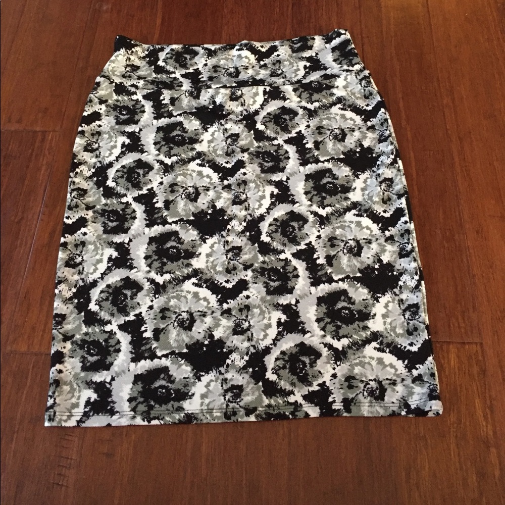 Lularoe cassie skirt